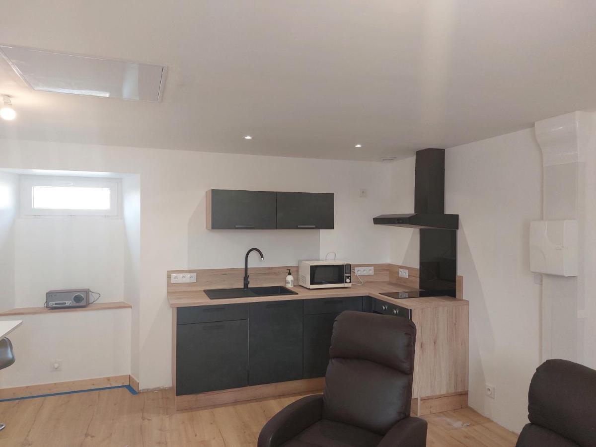Appartement Plein Centre Broons ภายนอก รูปภาพ